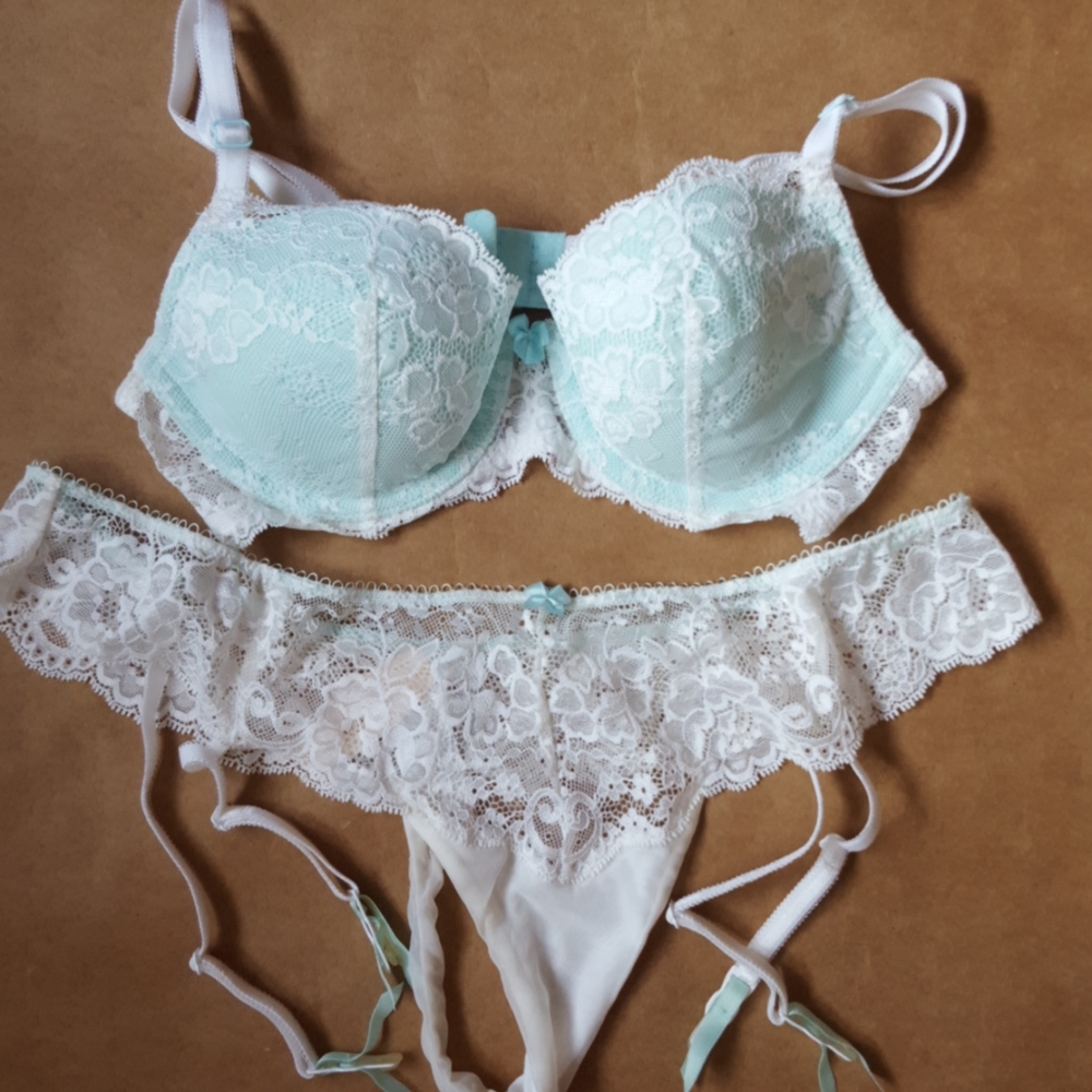 Victoria's secret bride lined demi 34B large